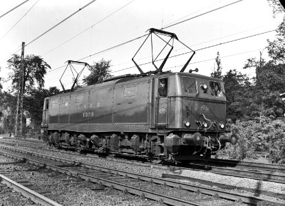 HUA-151088-Afbeelding van de eerste electrische huur locomotief in Nederland nr 6000 van de London North Eastern Railway LNER in dienst van de NS te Utrecht