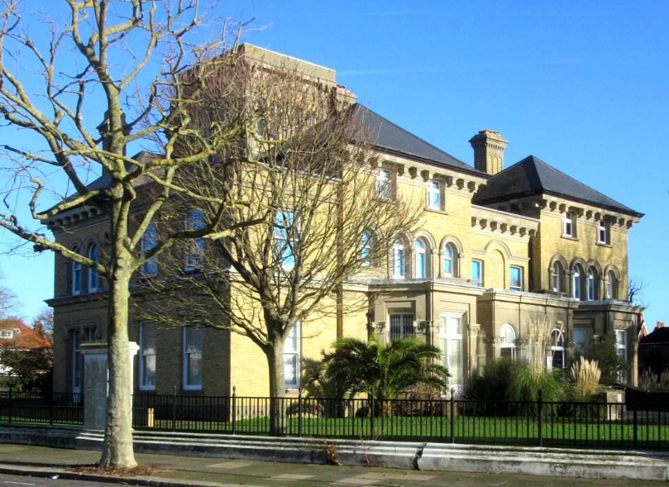 Hove Museum and Art Gallery, New Church Road, Hove (January 2017) (1)