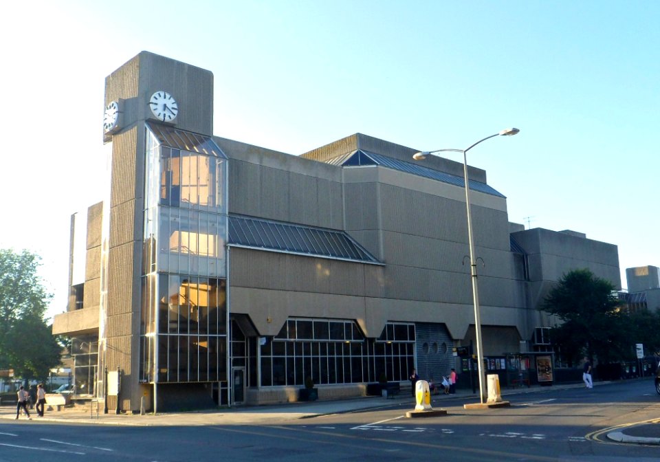 Hove Town Hall, Norton Road-Tisbury Road-Church Road, Hove (September 2013) (1)