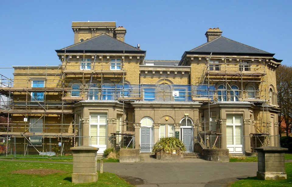 Hove Museum & Art Gallery, New Church Road, Hove (April 2009)