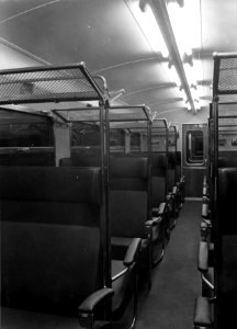 HUA-152100-Interieur 3e klasse van het rijtuig Nr. C 6601 (plan E, serie C 6601-6714) van de N.S. te Utrecht