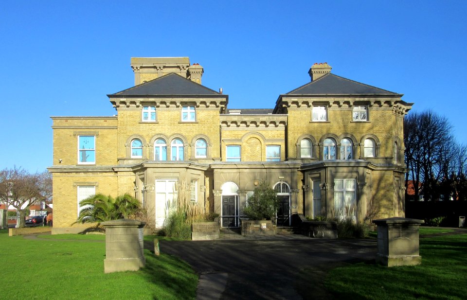 Hove Museum and Art Gallery, New Church Road, Hove (January 2017) (2)