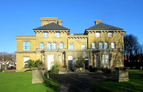 Hove Museum and Art Gallery, New Church Road, Hove (January 2017) (2)