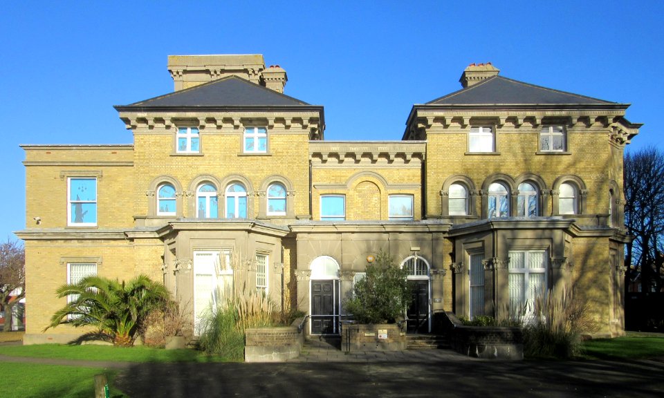 Hove Museum and Art Gallery, New Church Road, Hove (January 2017) (3)