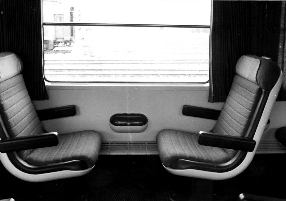 HUA-151950-Interieur van een Corailrijtuig van de SNCF gehuurd door NS