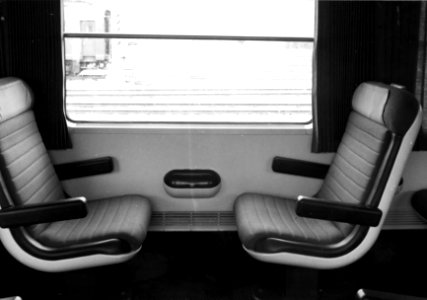 HUA-151950-Interieur van een Corailrijtuig van de SNCF gehuurd door NS