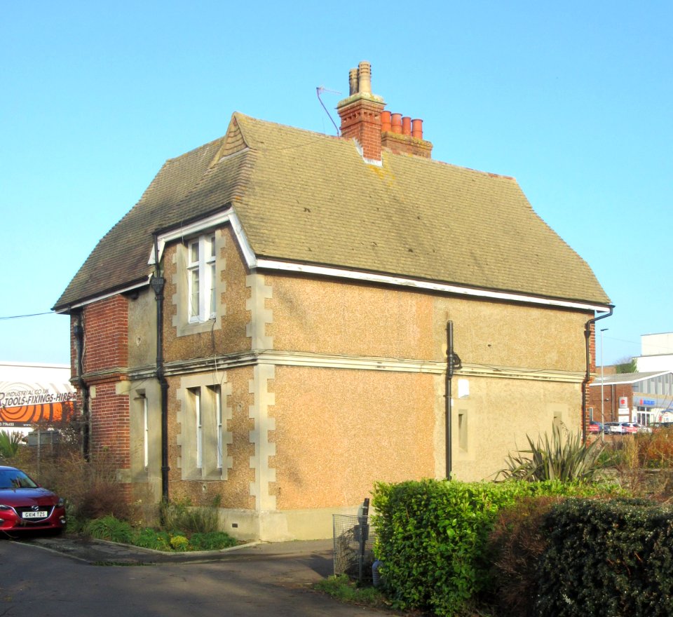 Hove Cemetery Lodge, Old Shoreham Road, Hove (December 2016) (2)