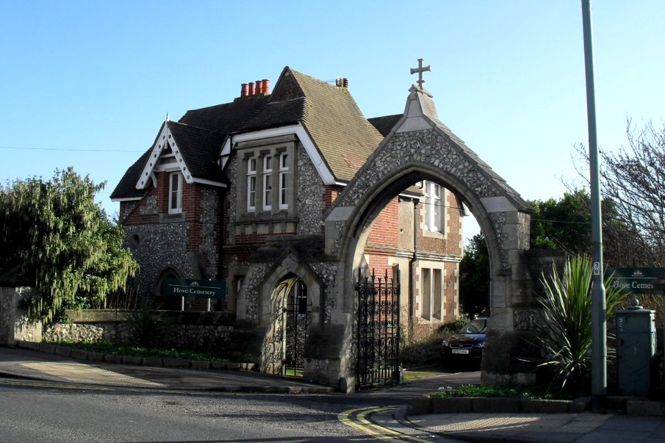 Hove Cemetery Lodge, Old Shoreham Road, Hove (February 2011) (2)