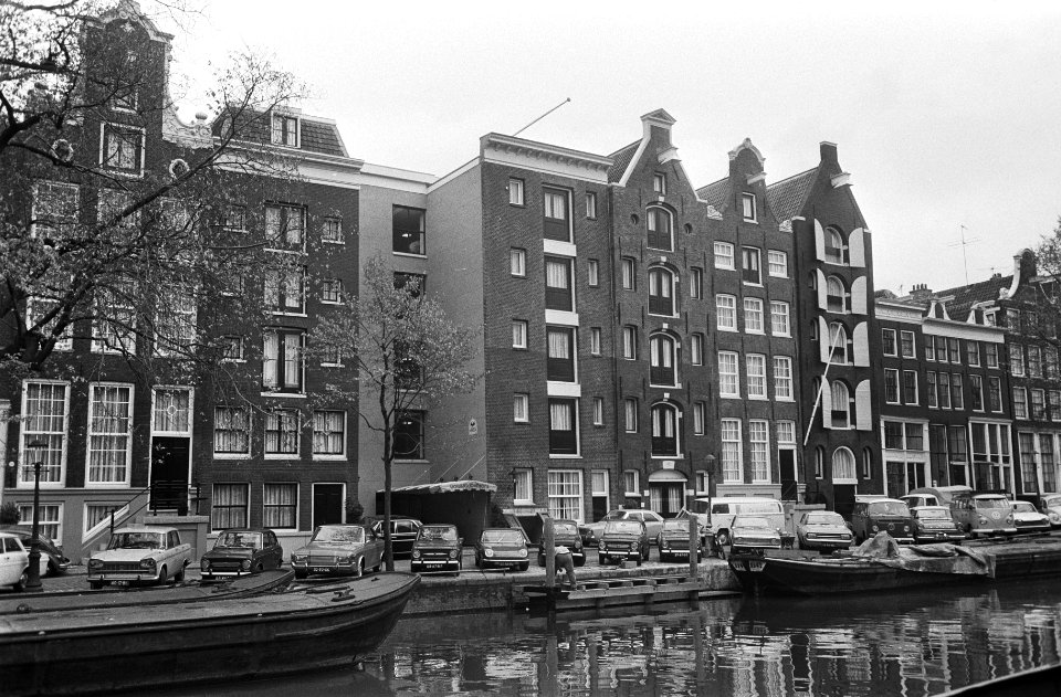 Howard Johnsonhotel in gerestaureerde grachtenpanden aan Prinsengracht, Amsterda, Bestanddeelnr 923-9575