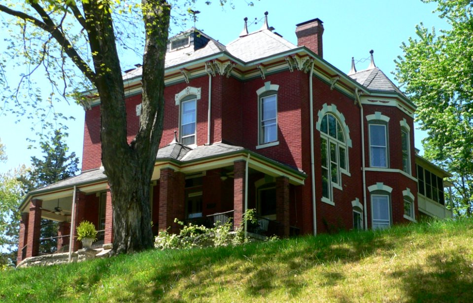 Howe house (Atchison KS) from NE 1