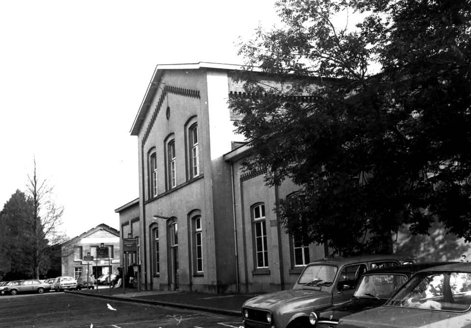 HUA-150861-Gezicht op het N.S.-station Zaltbommel te Zaltbommel
