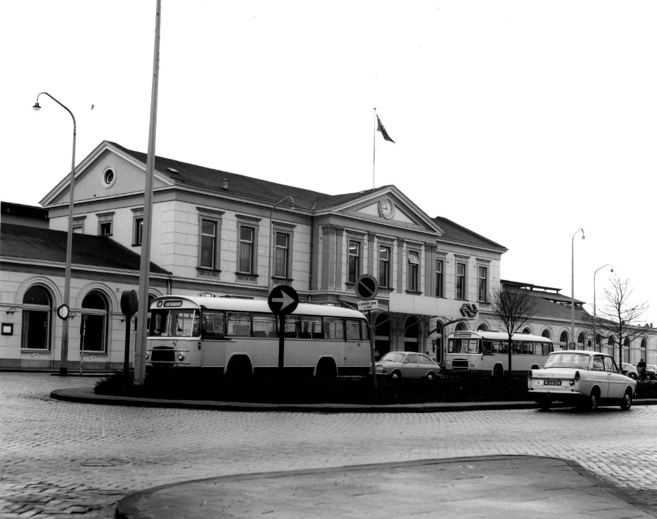 HUA-150889-Gezicht op het N.S.-station Zwolle te Zwolle
