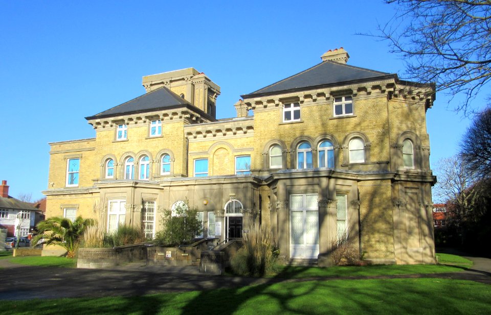 Hove Museum and Art Gallery, New Church Road, Hove (January 2017) (4)