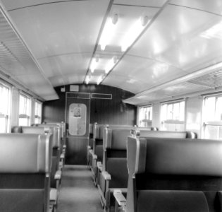 HUA-171834-Interieur van het electrische treinstel nr 1970 mat 1954 plan P van de NS A rijtuig met normale stoelen