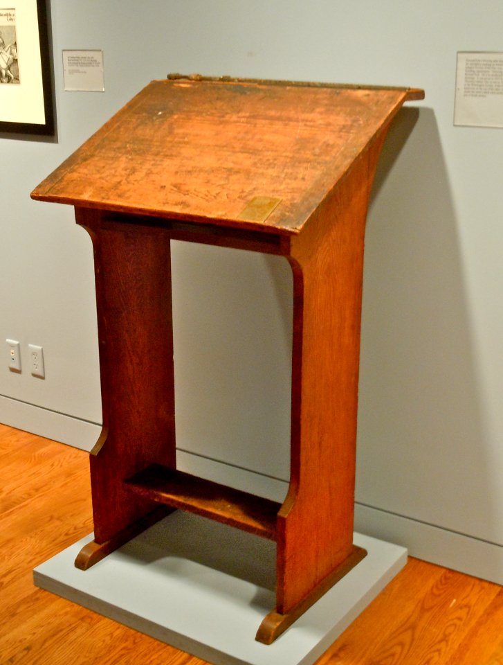 Howard Pyle drawing desk