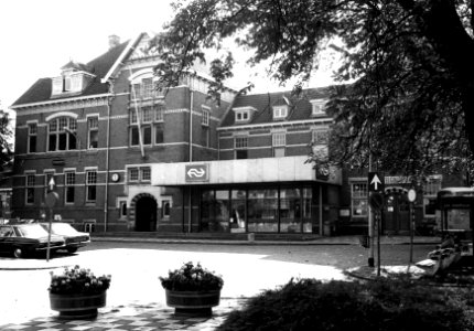 HUA-150845-Gezicht op het N.S.-station Woerden te Woerden
