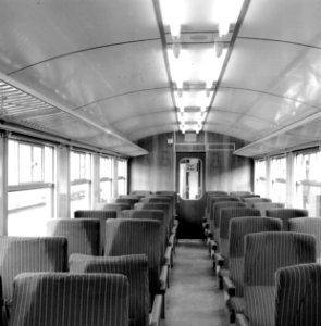 HUA-171838-Interieur van het electrische treinstel nr 1970 Mat 1954 plan P van de NS het Bk rijtuig proefinterieur 2e klasse met Laser stoelen 