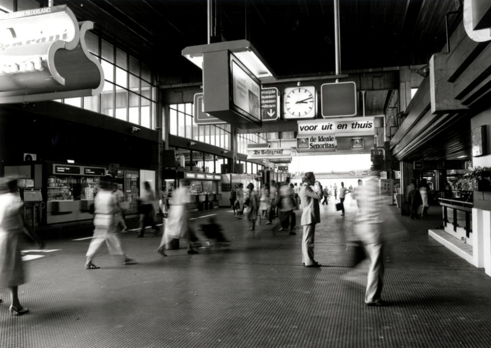 HUA-170246-Interieur van het N.S.-station Utrecht C.S. te Utrecht- hal (Stationshal)