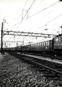 HUA-168275-Afbeelding van een internationale trein (D-trein) te Utrecht
