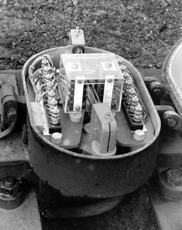 HUA-171448-Afbeelding van een tongencontroleur van de NS te DordrechtNB De foto maakt deel uit van een serie foto s met technische installaties van het seinwezen