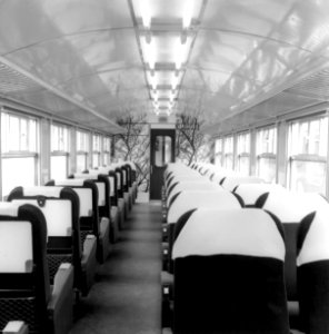 HUA-171778-Interieur van het electrische treinstel nr 1970 Mat 1954 plan P van de NS compartiment 1e klasse in het Ar rijtuig met Compin stoelen