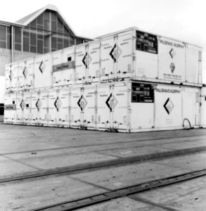 HUA-171538-Afbeelding van de overslag van containers op de Europe Container Terminals ECT in de Eemhaven te Rotterdam photo