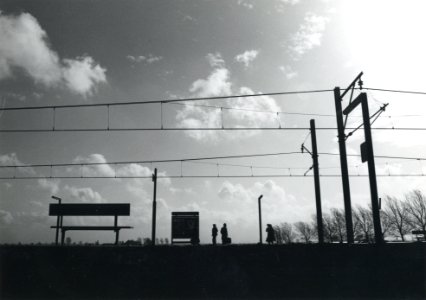 HUA-170812-Gezicht op het perron van het N.S.-station Hoofddorp