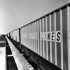 HUA-171634-Afbeelding van het vervoer van containers van United States Lines naar de Margriethaven te Rotterdam
