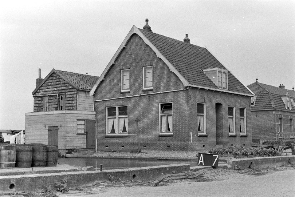 Huis in Roelofarendsveen (ruilverkaveling Alkemade), Bestanddeelnr 170-2476
