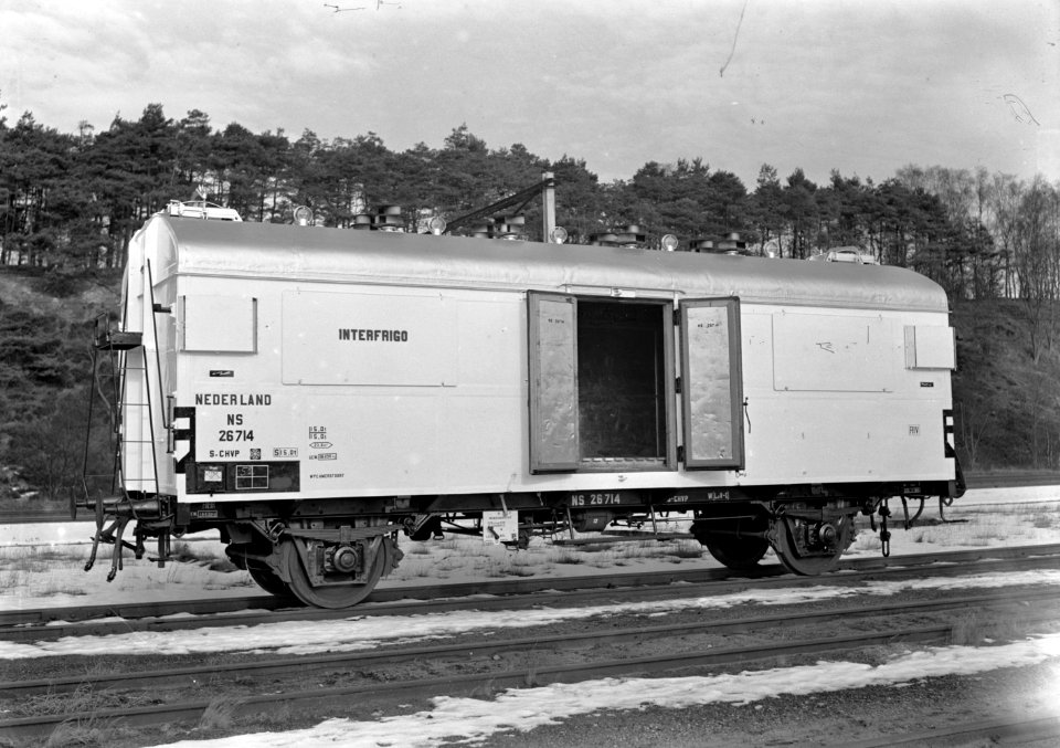 HUA-170955-Afbeelding van de koelwagen NS 26714 type S CHVP serie NS 26701 26800 van Interfrigo te Maarn