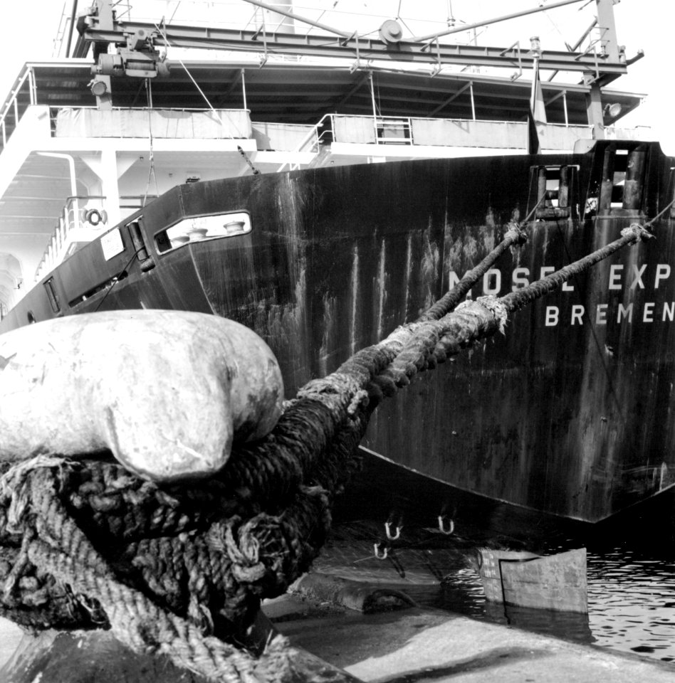 HUA-171691-Afbeelding van de tros van een containerschip in de haven te Rotterdam