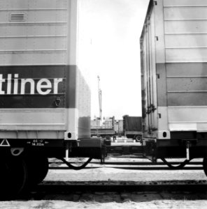 HUA-171686-Afbeelding van de Britse "Liner Train" (Freightliner) na aankomst bij de Stuwadoorsmaatschappij Müller-Progress in de Beatrixhaven te Rotterdam