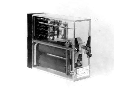 HUA-171464-Afbeelding van een B.I.-relais van de N.S. te Culemborg. N.B. De foto maakt deel uit van een serie foto's met technische installaties van het seinwezen