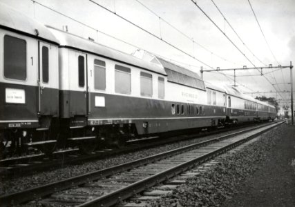 HUA-169787-Afbeelding van een panoramarijtuig van de D.B. in de internationale trein Rheingold te Amsterdam