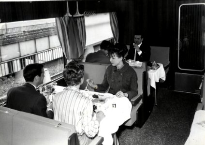 HUA-169807-Interieur van de internationale trein Rheingold restauratie