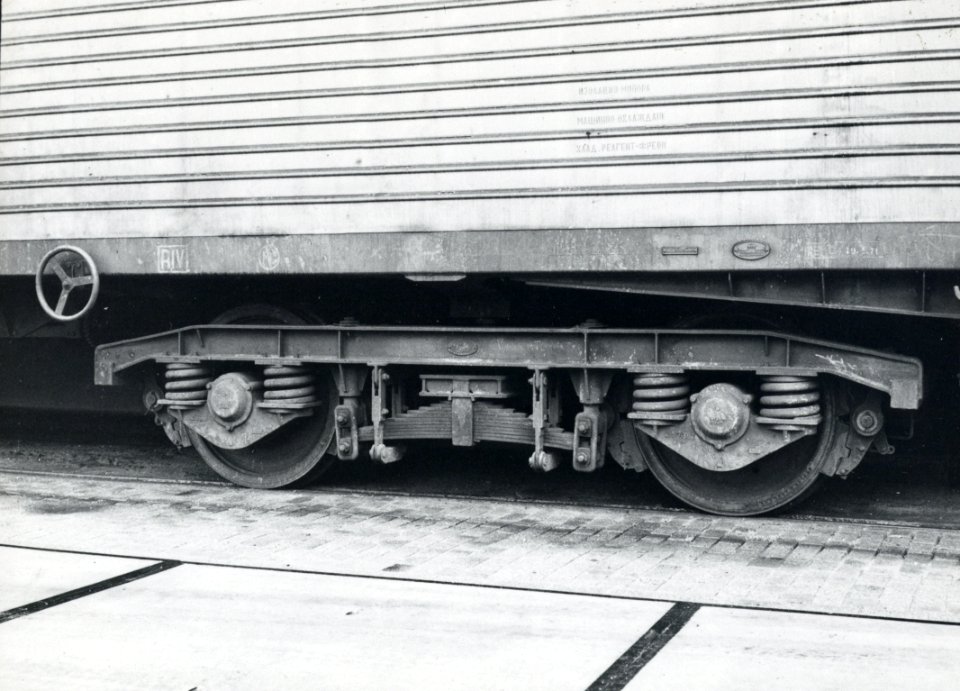 HUA-170912-Afbeelding van een draaistel van een koelwagen van Interfrigo