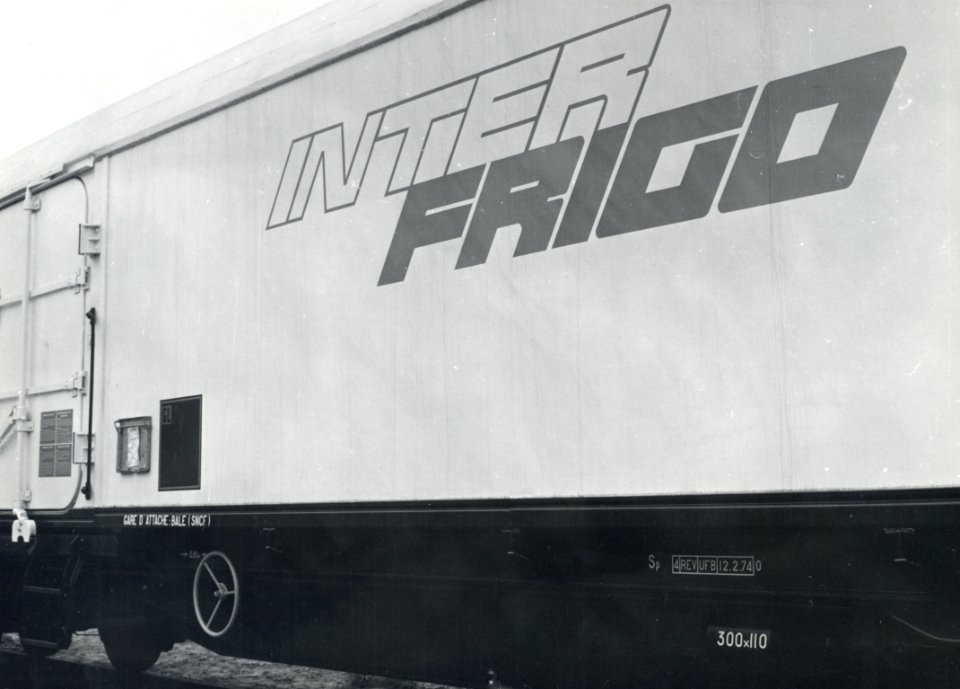 HUA-170910-Afbeelding van de opschriften op een koelwagen van Interfrigo