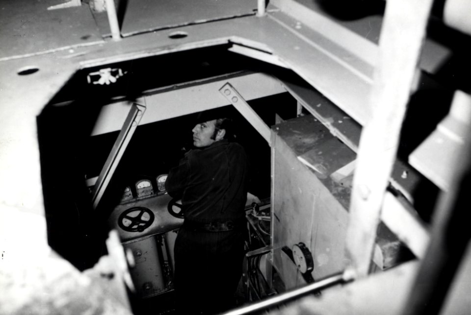 HUA-169923-Afbeelding van een werknemer van de hoofdwerkplaats van de N.S. te Tilburg