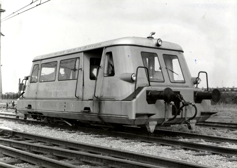 HUA-169721-Afbeelding van de Plassermatic Spezial stopmachine van de N.S. te Hoek van Holland