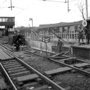 HUA-168893-Gezicht op het tweede perron van het N.S.-station Driebergen-Zeist te Driebergen-Rijsenburg, tijdens verbouwingswerkzaamheden