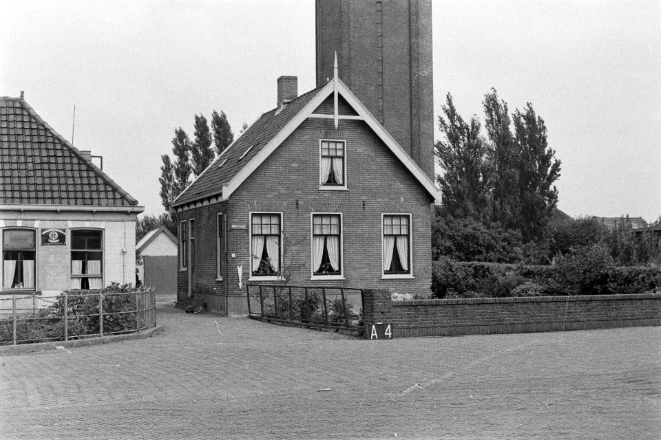 Huis aan het Westeinde te Roelofarendsveen (ruilverkaveling Alkemade), Bestanddeelnr 170-2472