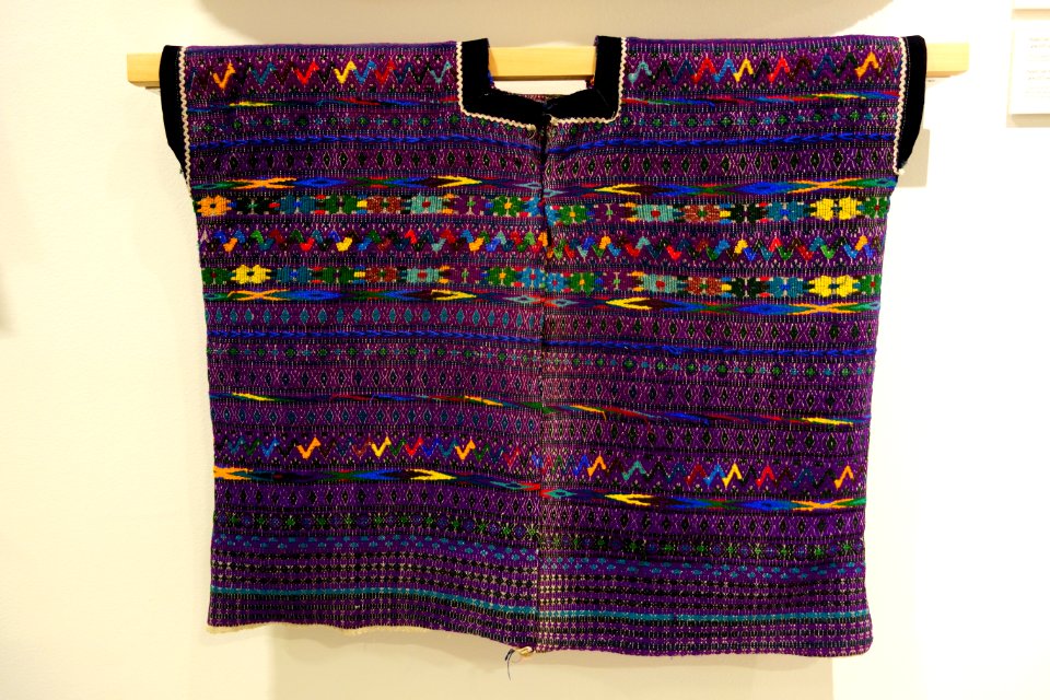 Huipil, Kaqchikel Maya, San Martin las Canovas, late 20th century, cotton and acrylic - Textile Museum of Canada - DSC01278