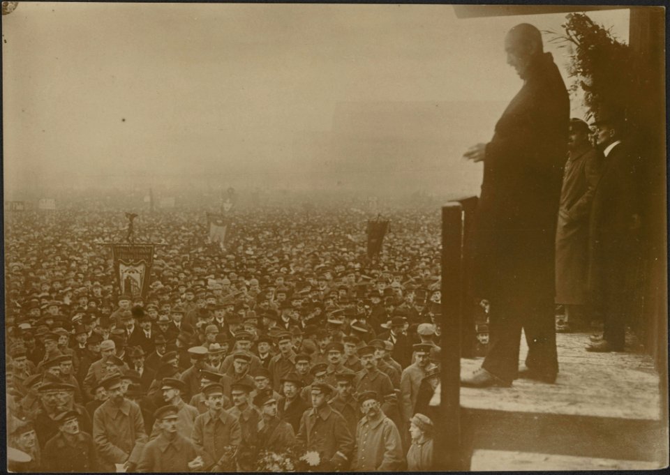 Hugo Haase (1863-1919), Duitse sociaal-democraat die vanaf 1915 tegen de Duitse , Bestanddeelnr 158-2363