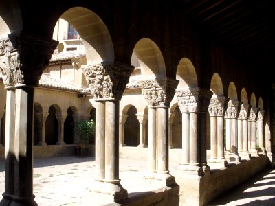 Huesca - Monasterio de San Pedro el Viejo, claustro 09