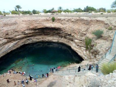 Huge-sinkhole-2