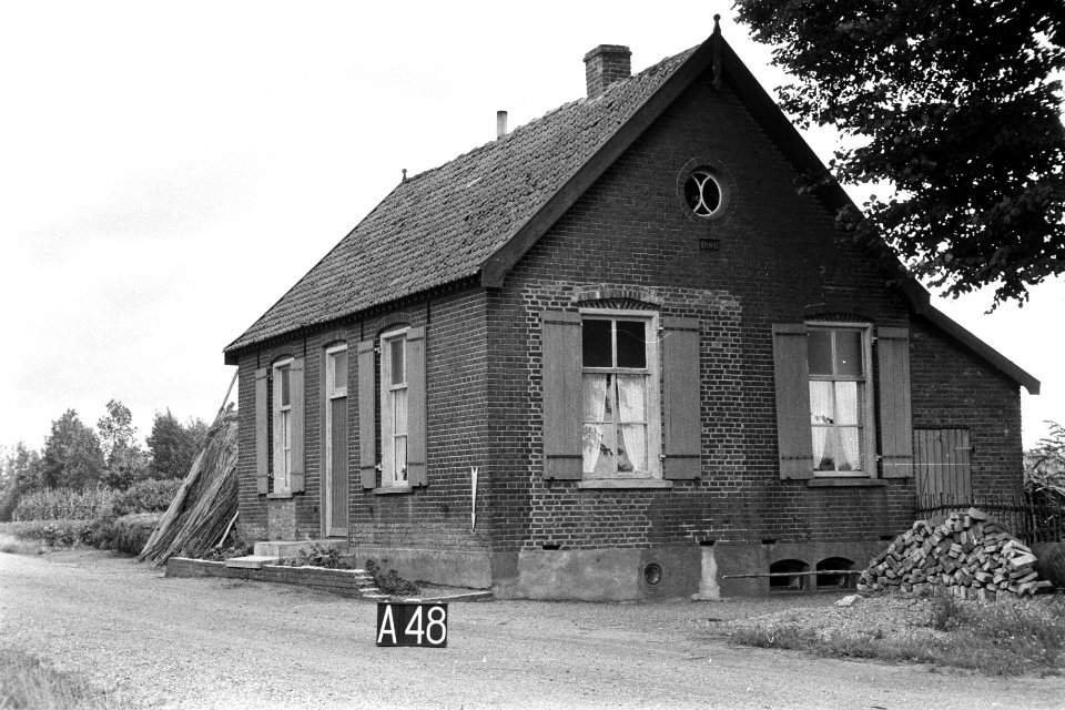 Huis bij Alphen (ruilverkaveling Land van Maas en Waal), Bestanddeelnr 170-2290