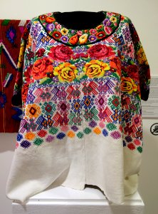Huipil, Kaqchikel Maya, Tecpan, late 20th century, cotton and acrylic - Textile Museum of Canada - DSC01302