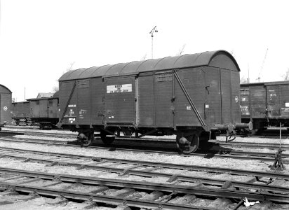 HUA-167537-Afbeelding van de gesloten goederenwagen graanwagen nr NS 13836 type CHGZ serie NS 13801 13850 van de NS