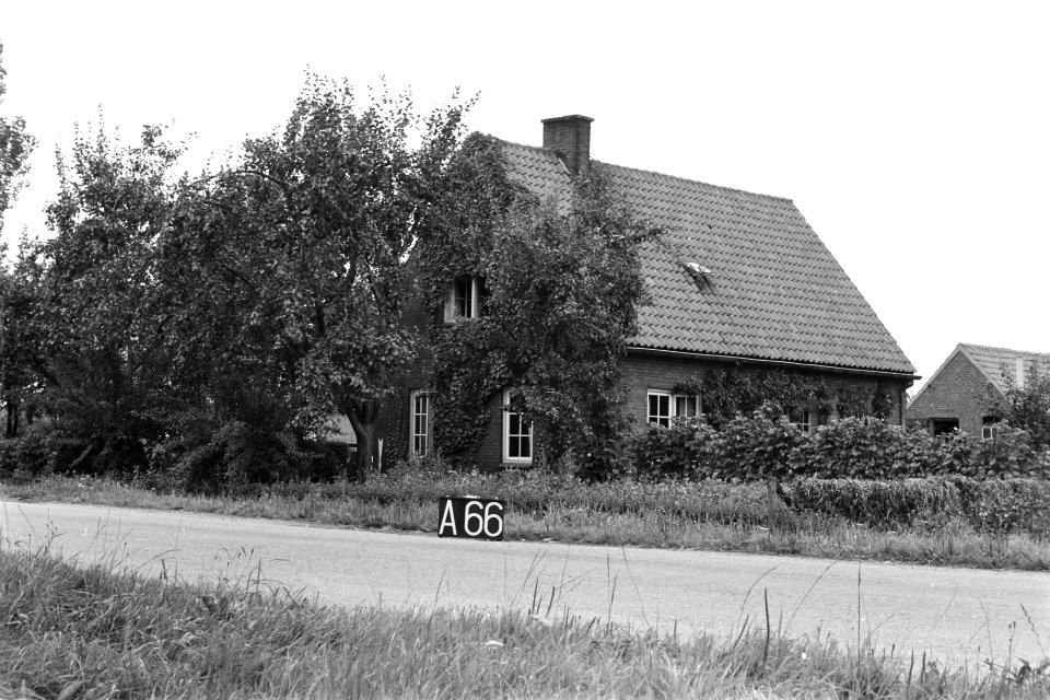 Huis bij Alphen (ruilverkaveling Land van Maas en Waal), Bestanddeelnr 170-2257