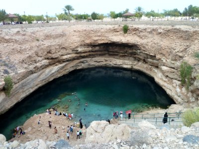 Huge-sinkhole-1
